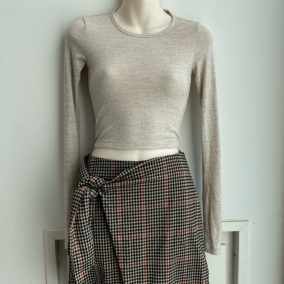 Aritzia Wilfred Free Georgia T-Shirt. Size XXS. - Picture 2 of 3